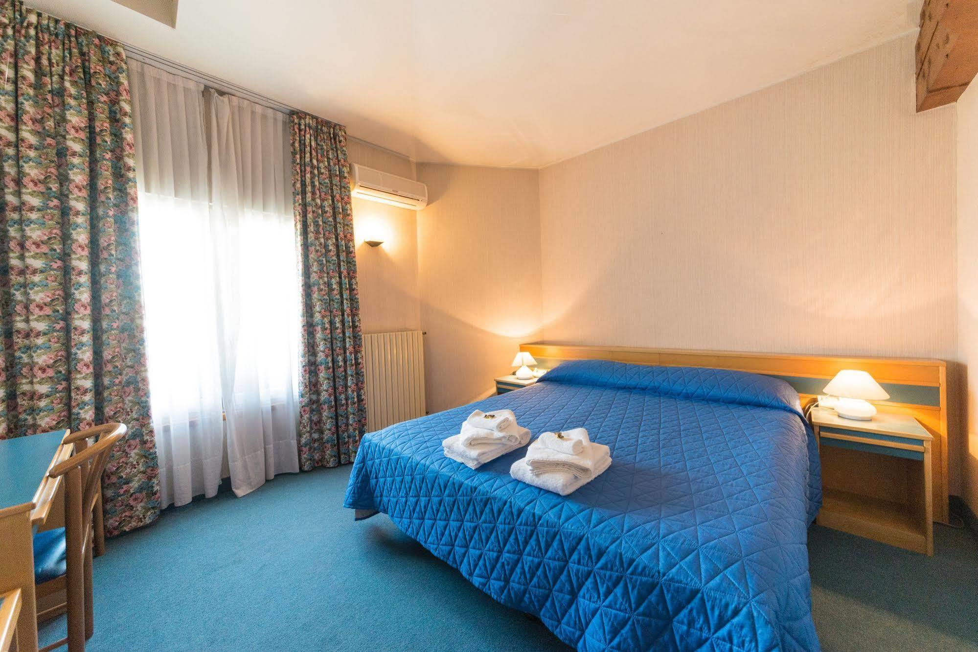Hotel Nuova Italia Firenze Kültér fotó